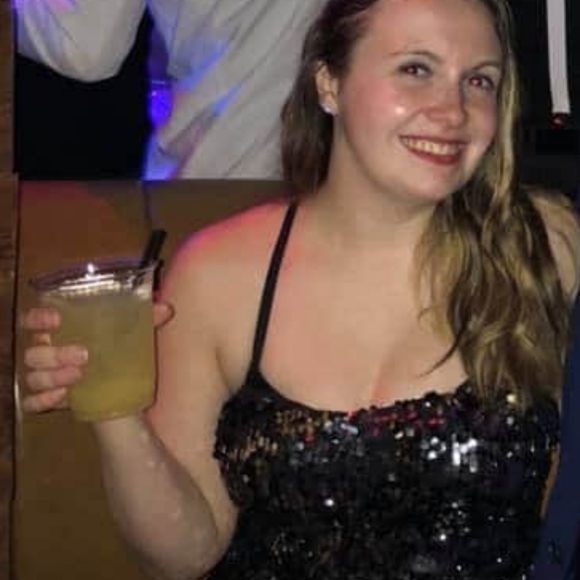 Meet your Posher, Katherine - Picture 3 of 3